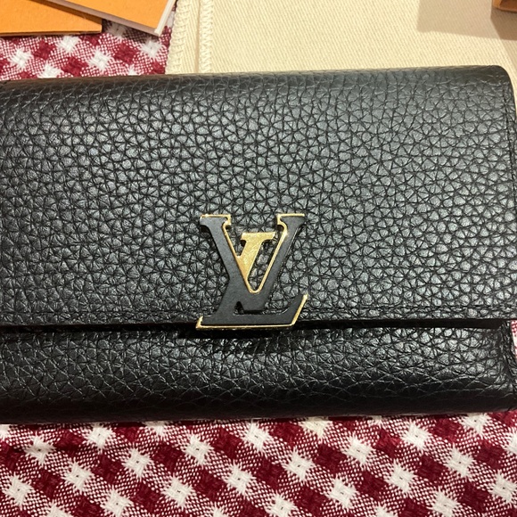 Louis Vuitton Capucines wallet - Picture 6 of 6